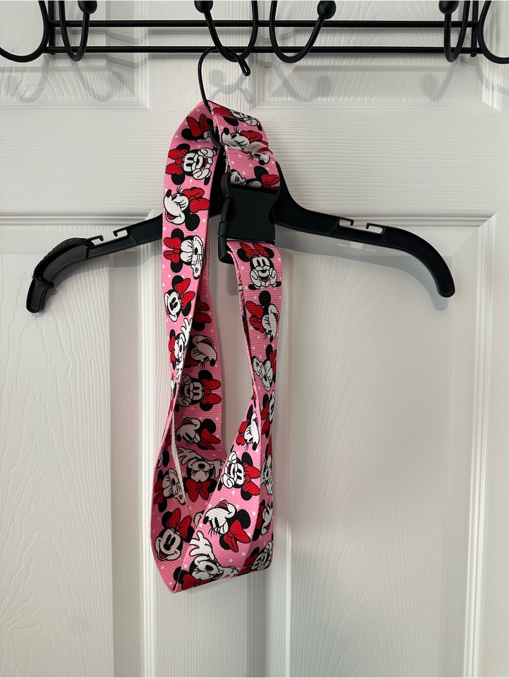 Pink Minnie Mouse luggage strap